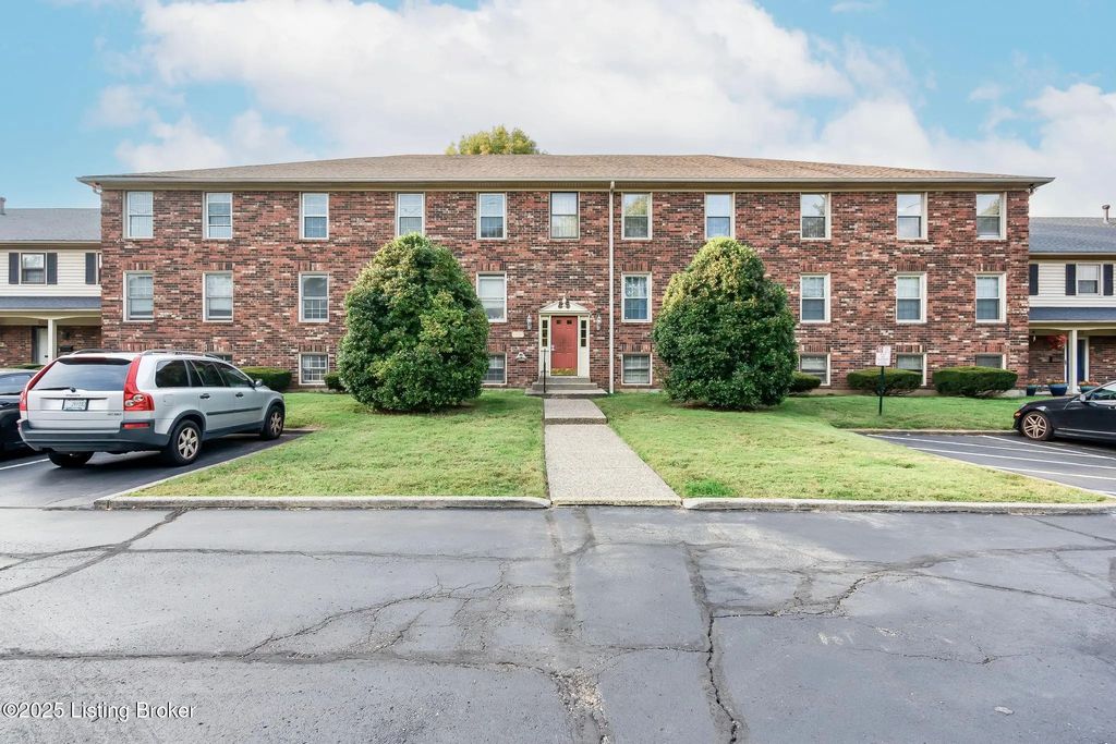 8133 Lake Ave B9, Louisville