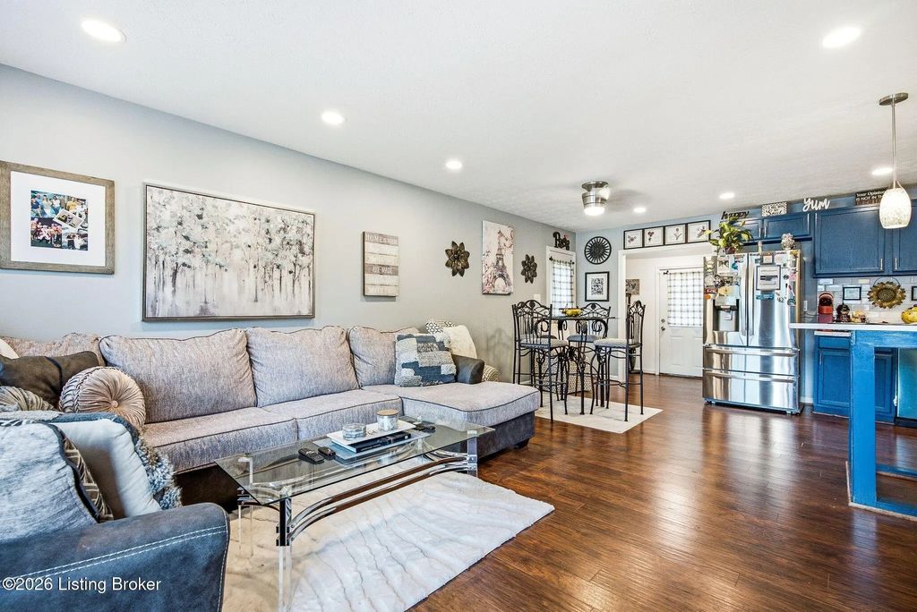 10504 Wake Ct, Louisville