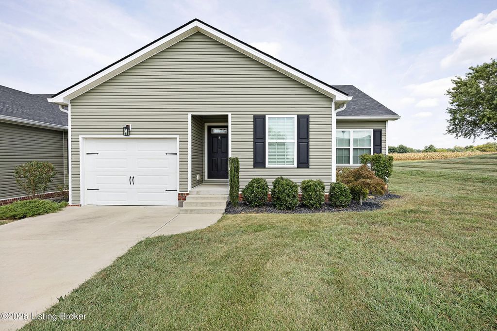 220 Bluegrass Dr, Campbellsville