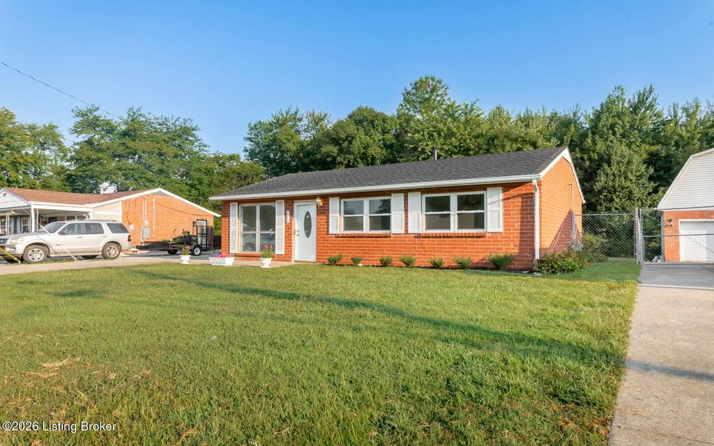 611 Glengarry Dr, Louisville
