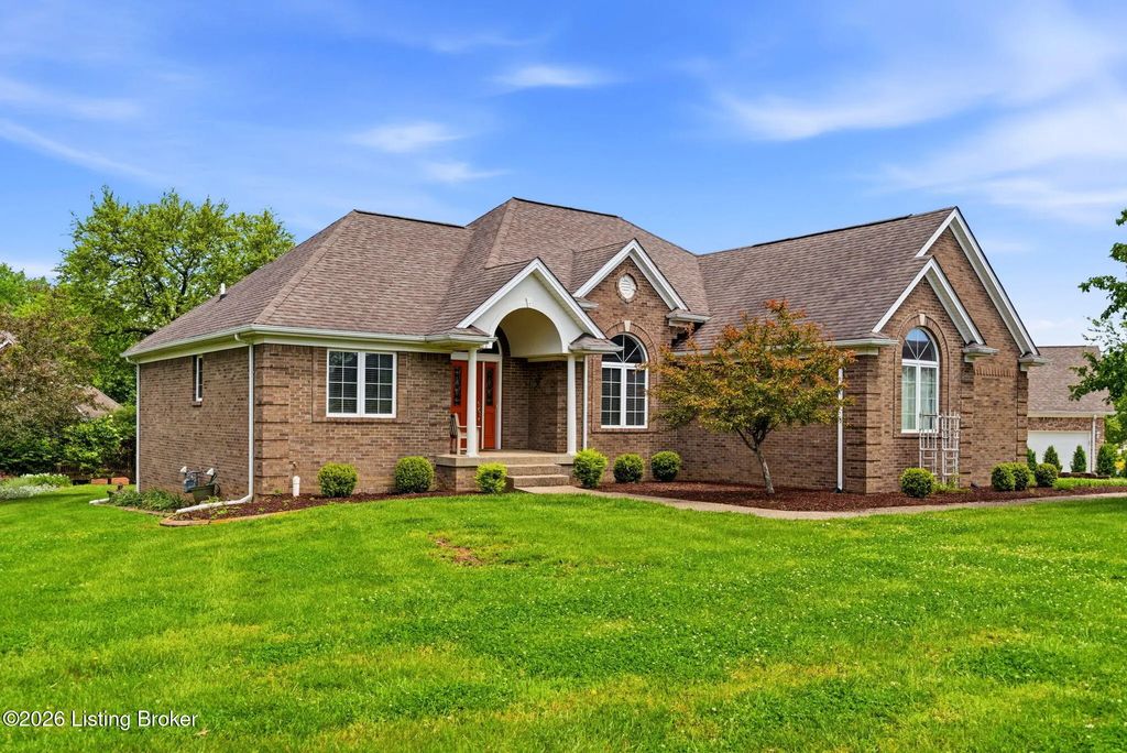 1513 Mahogany Run Dr, La Grange