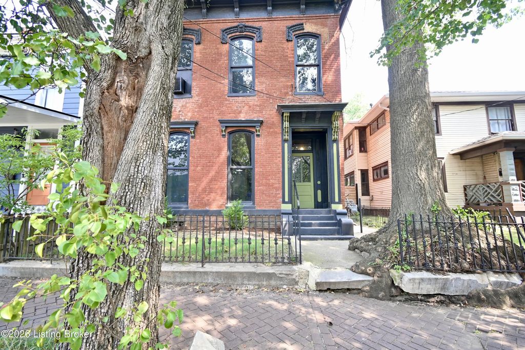 925 E Washington St, Louisville