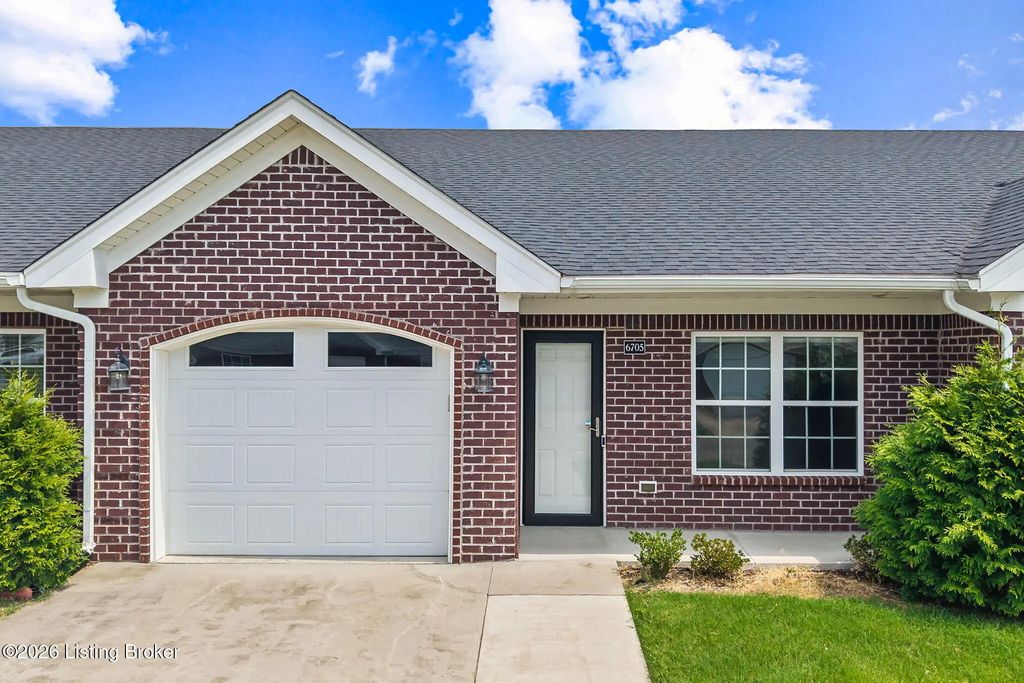 6705 Eagle Wood Dr, Louisville