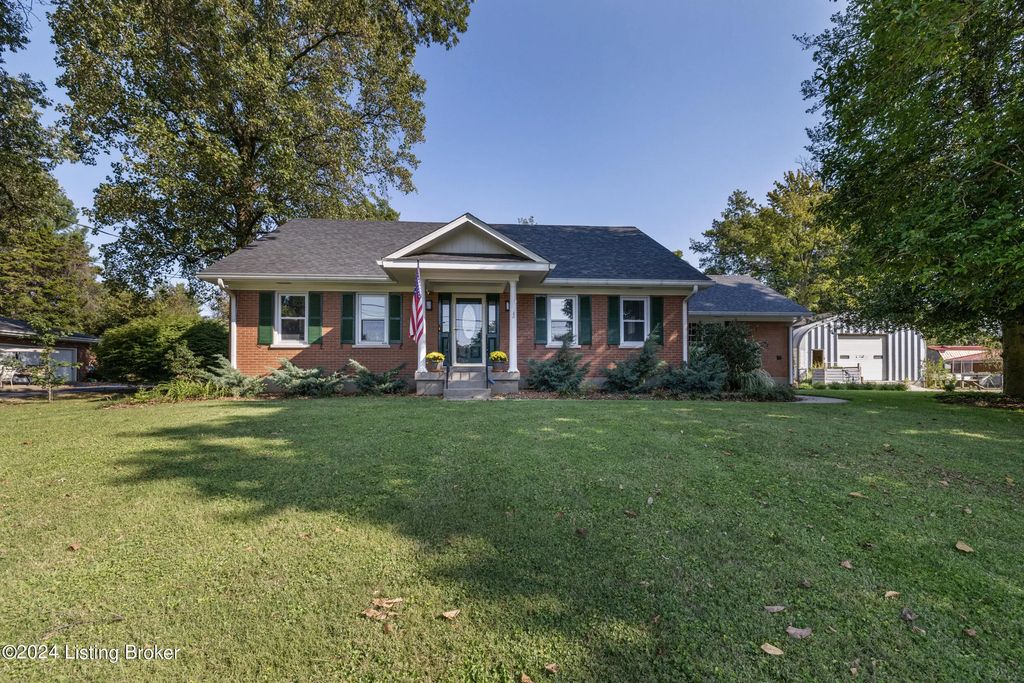8117 Watterson Trail, Louisville