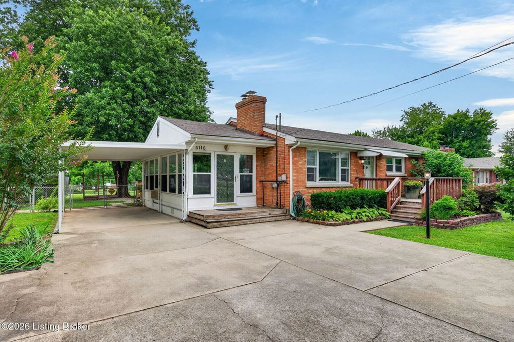 6716 Old Briscoe Ln, Louisville