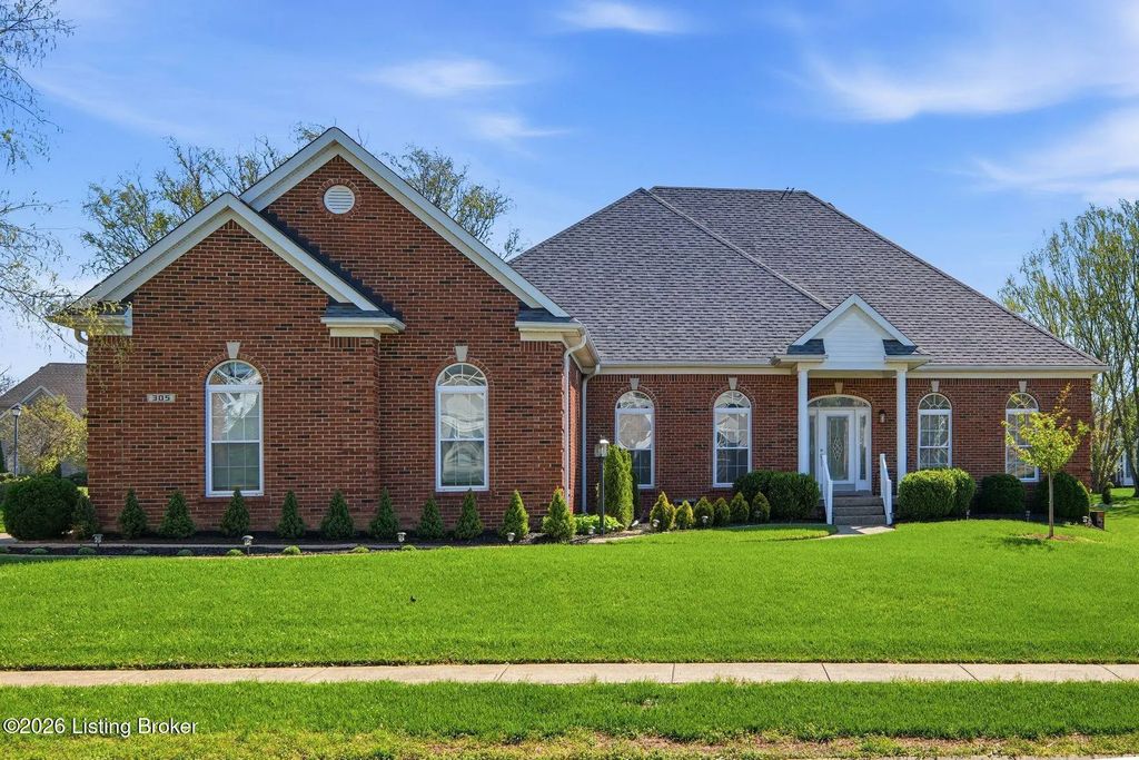 305 Gablewood Cir, Louisville