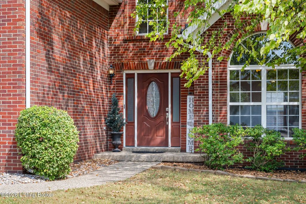 16513 Taunton Vale Rd, Louisville