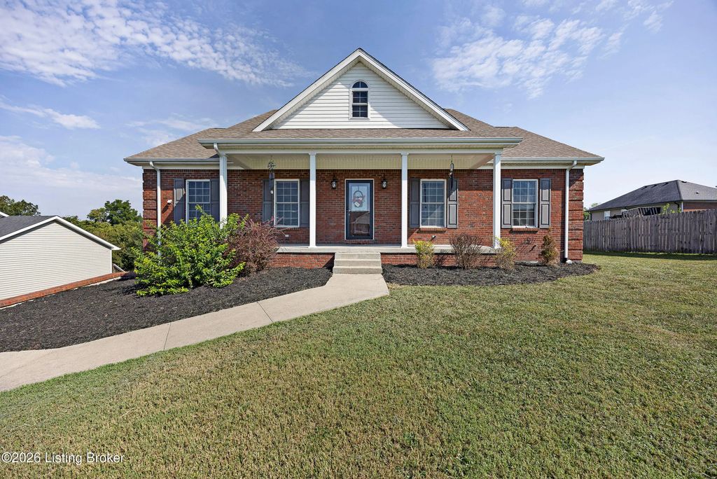 102 Comanche Ct, Bloomfield