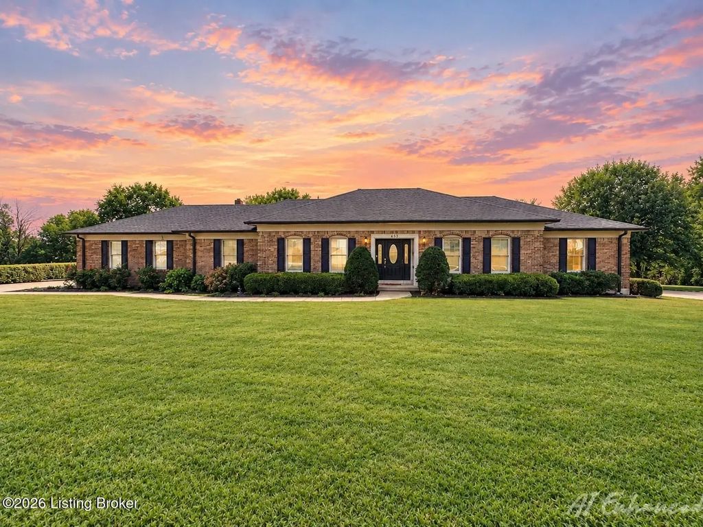 135 Brookside Dr, Springfield