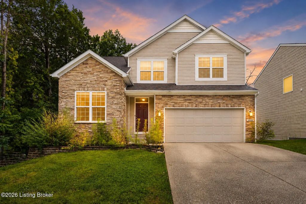 12528 Deer Lake Ln, Louisville