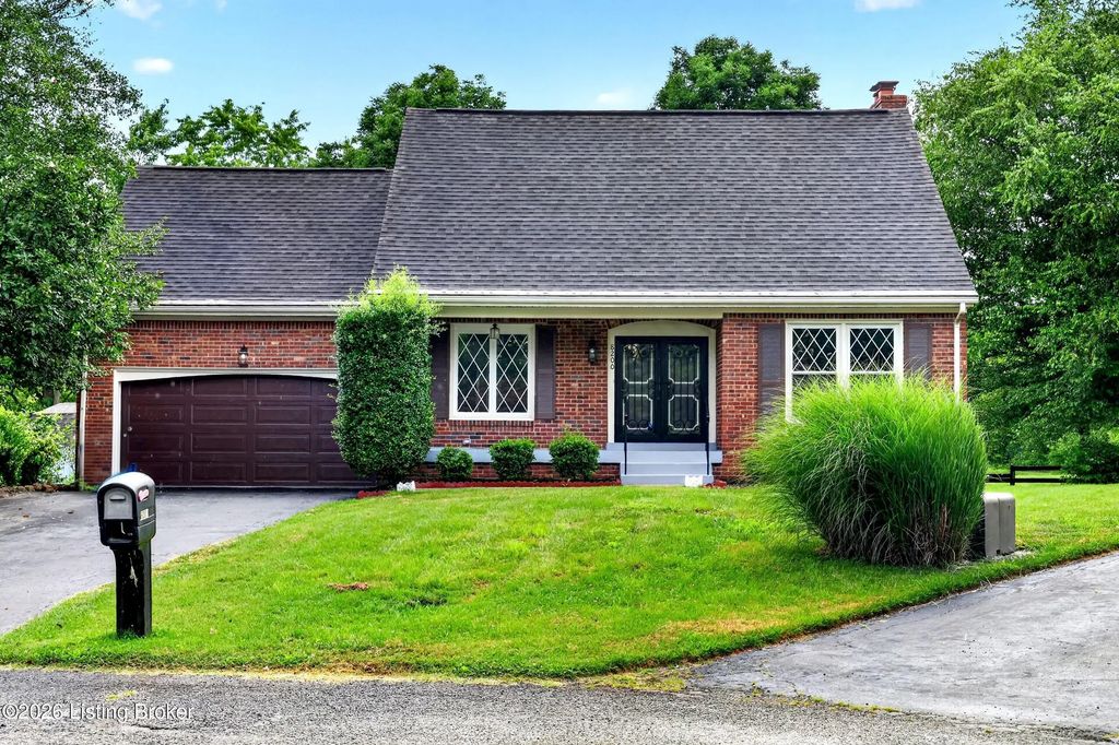 8200 Farmwood Way, Louisville