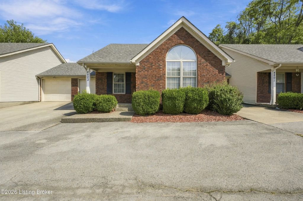 4803 Edge Valley Ln, Louisville