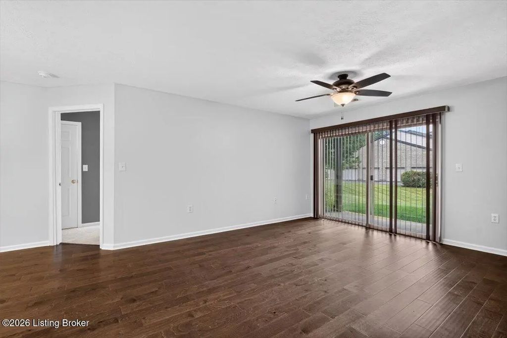 5301 Pacer Ln Apt 102, Louisville