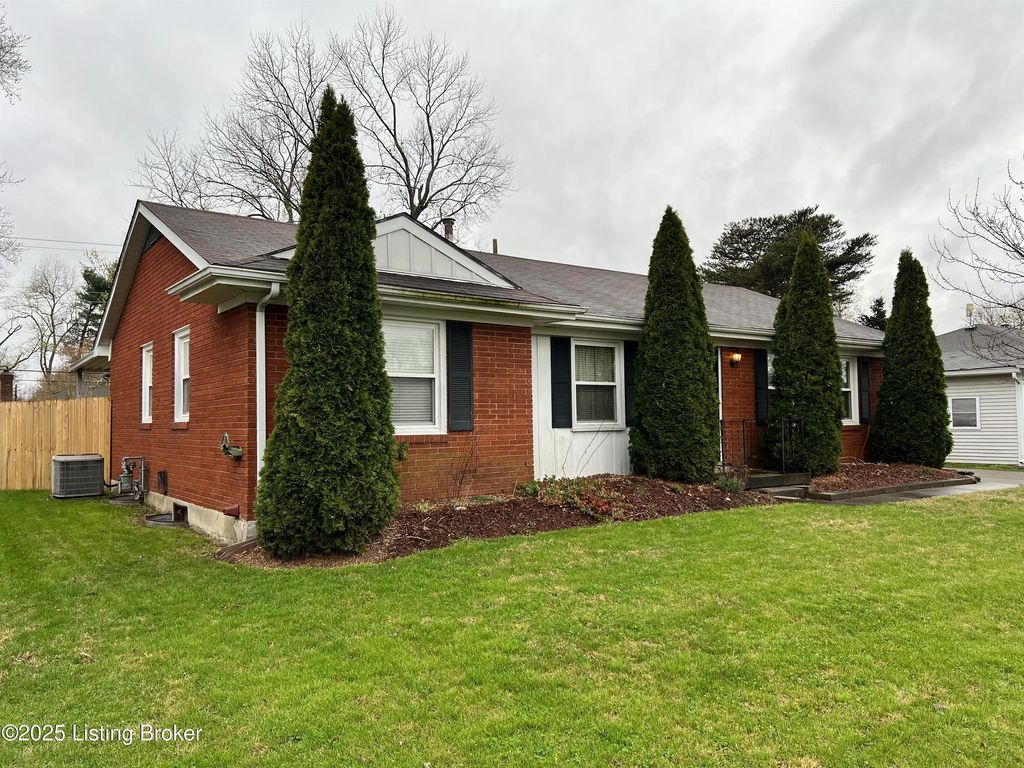 9310 Habersham Dr, Louisville