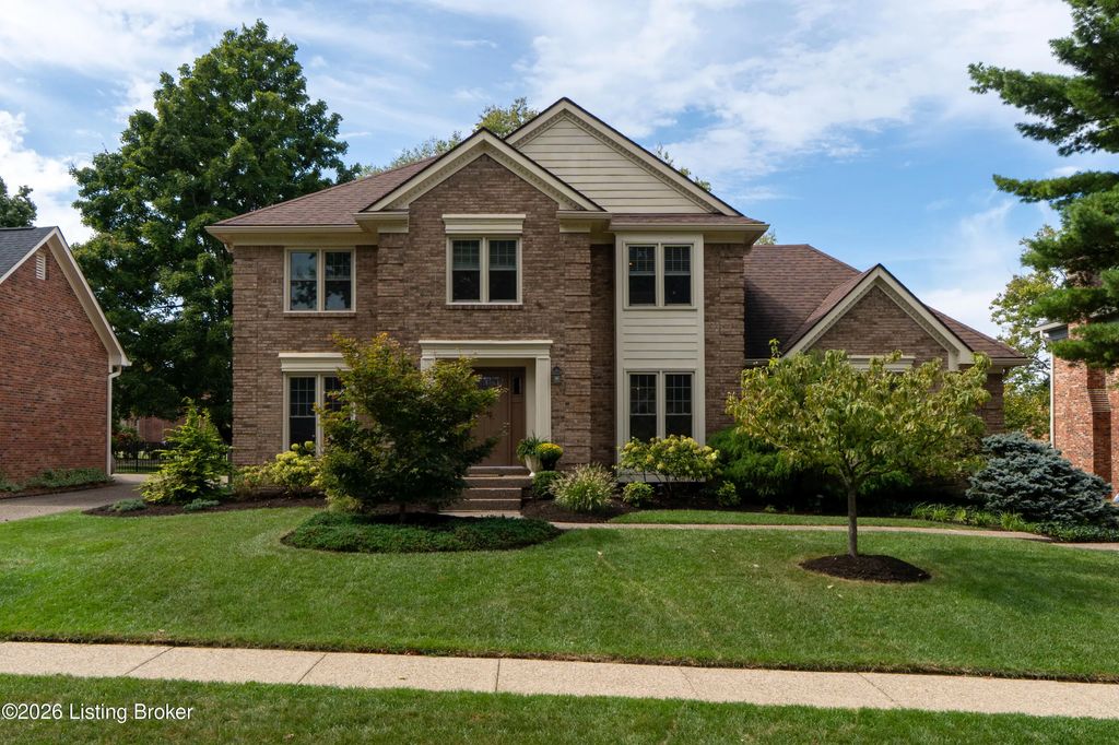 818 Foxgate Rd, Louisville