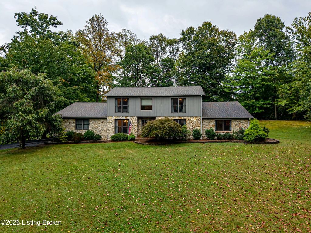 627 Maple Dr, Elizabethtown