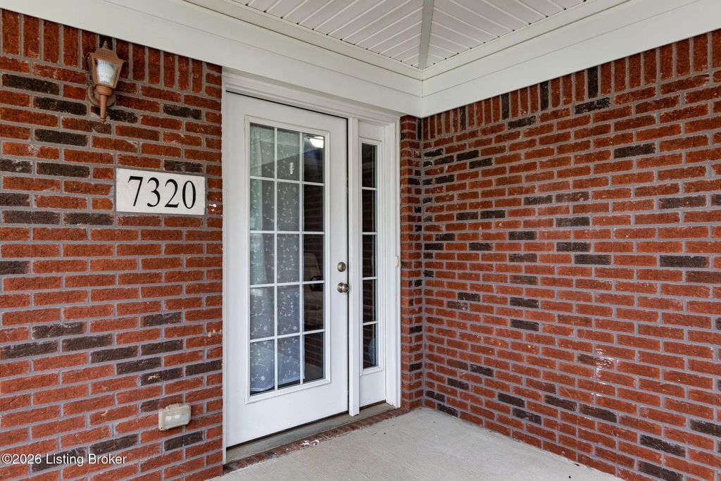 7320 Fox Hollow Way, Louisville