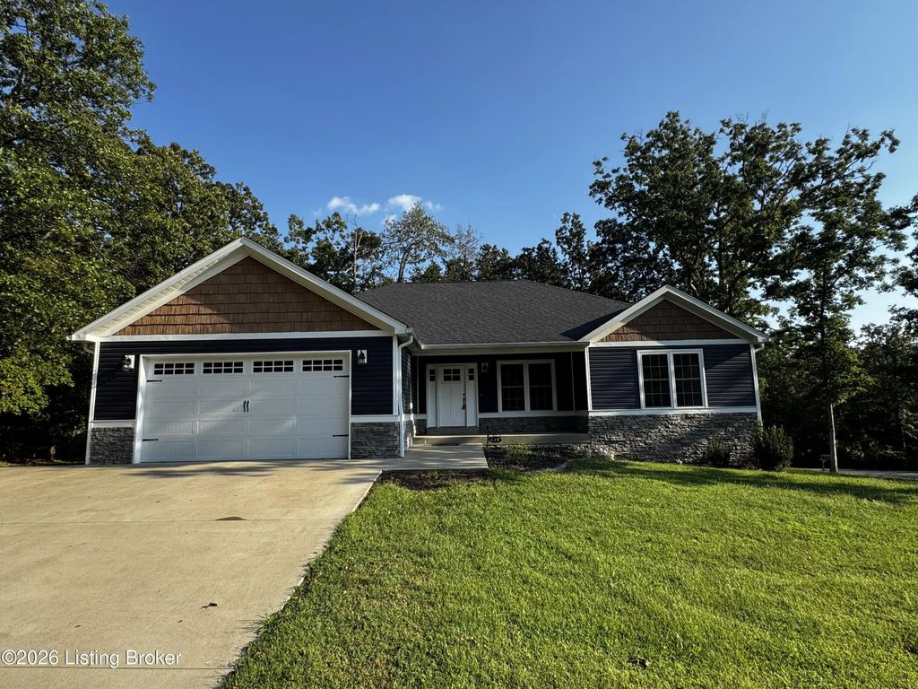 649 Fairway Dr, Brandenburg