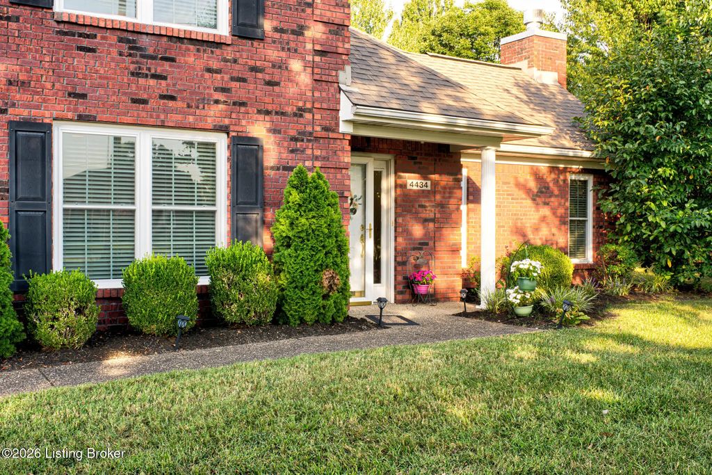 4434 Monarchos Dr, Louisville