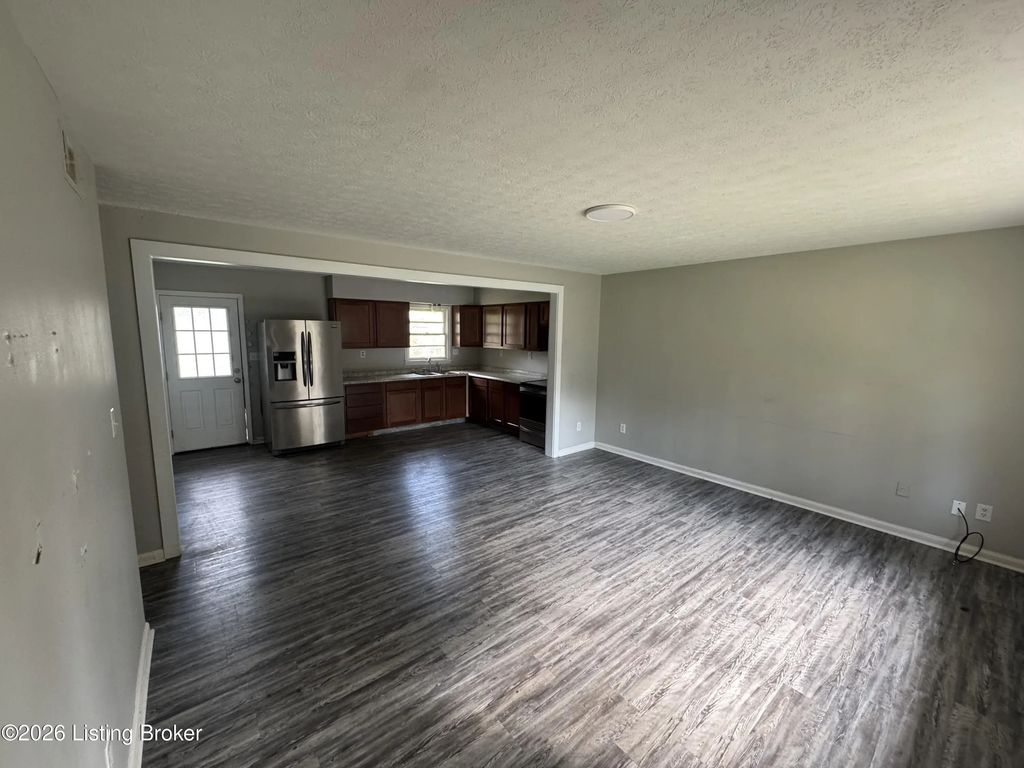 5407 Chestnutwood Way, Louisville