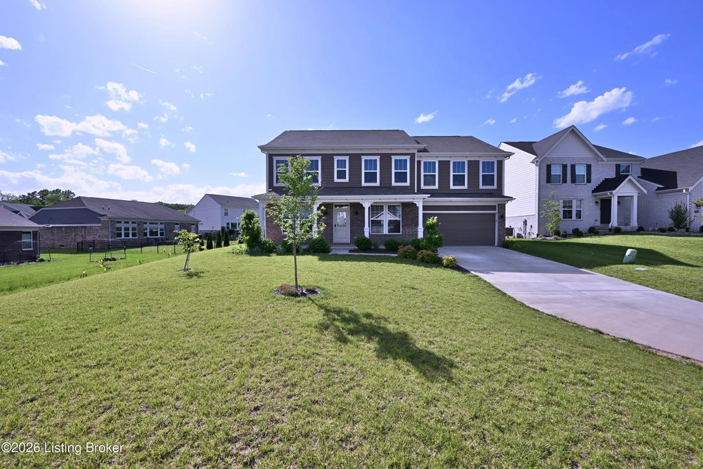 15806 Stonehouse Ct, Louisville