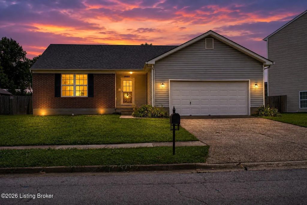 8003 Grandmeadow Ln, Louisville