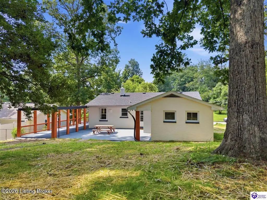 316 Deepwood Dr, Elizabethtown