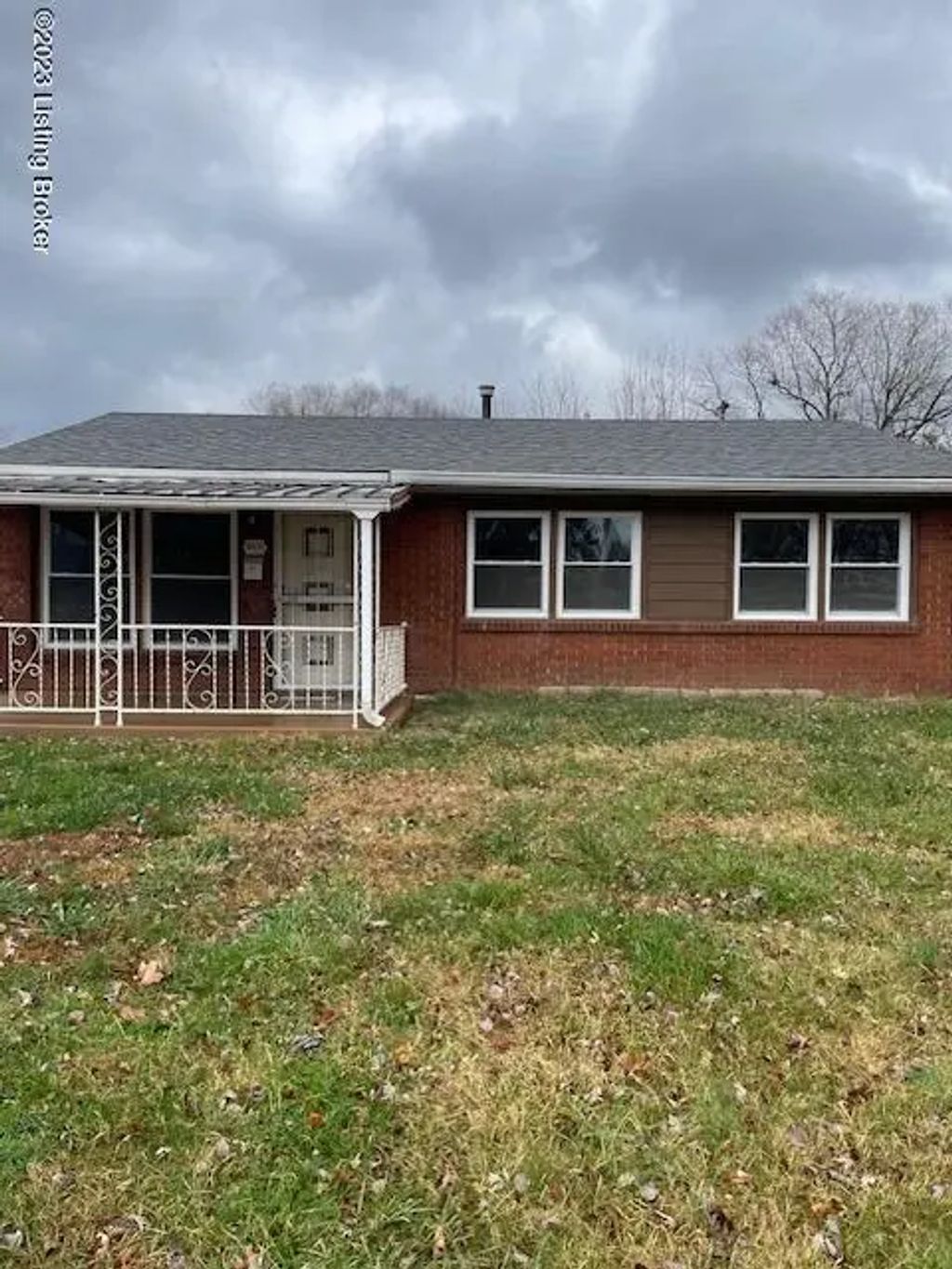 10611 Grafton Hall Rd, Louisville