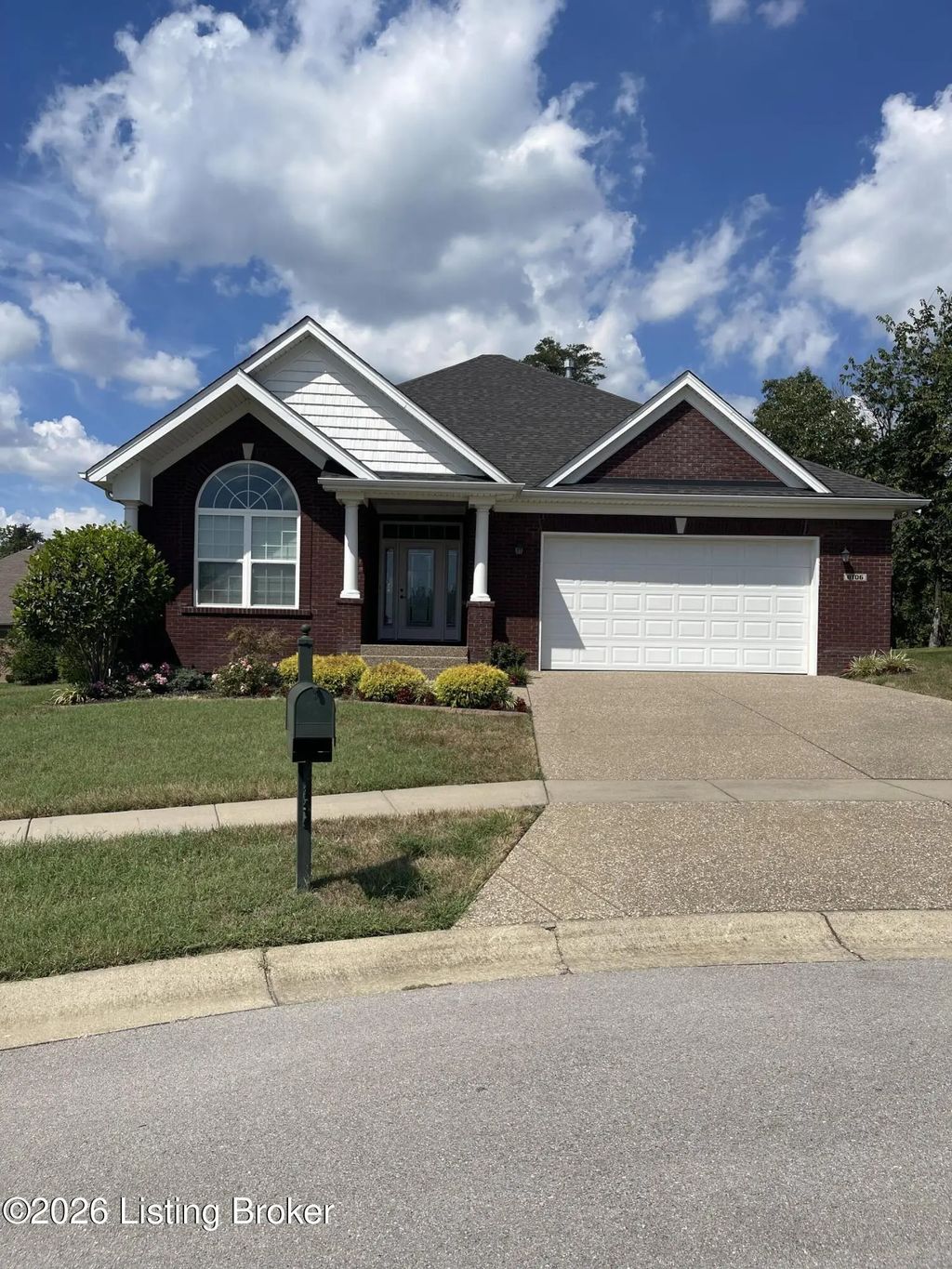 8106 Cedar Garden Cir, Louisville