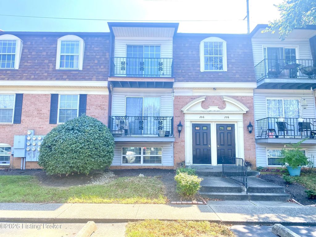 206 Flanders Ct 8, Louisville