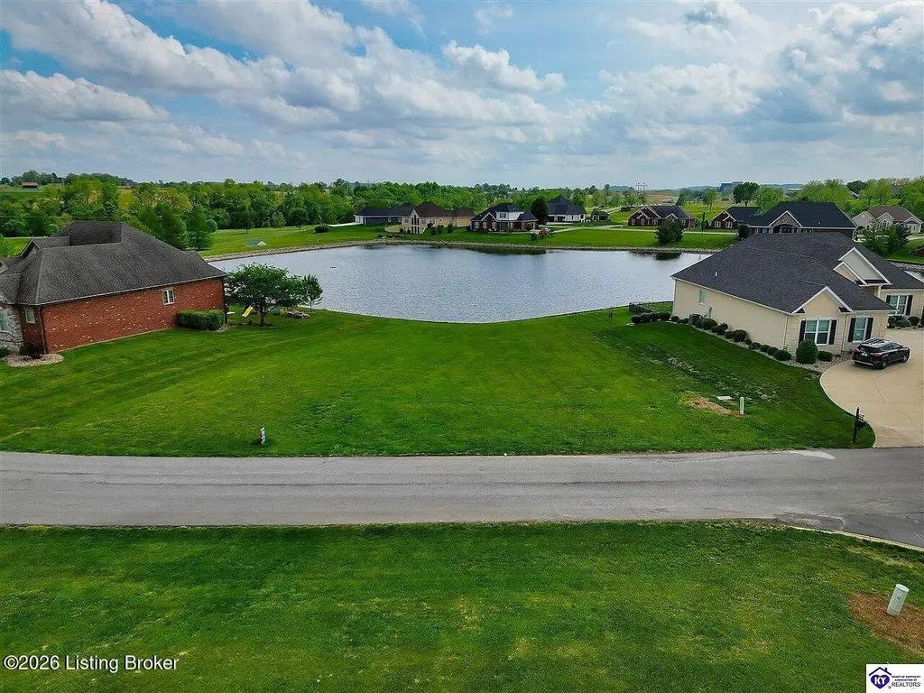 48 Fairway Dr, Lebanon