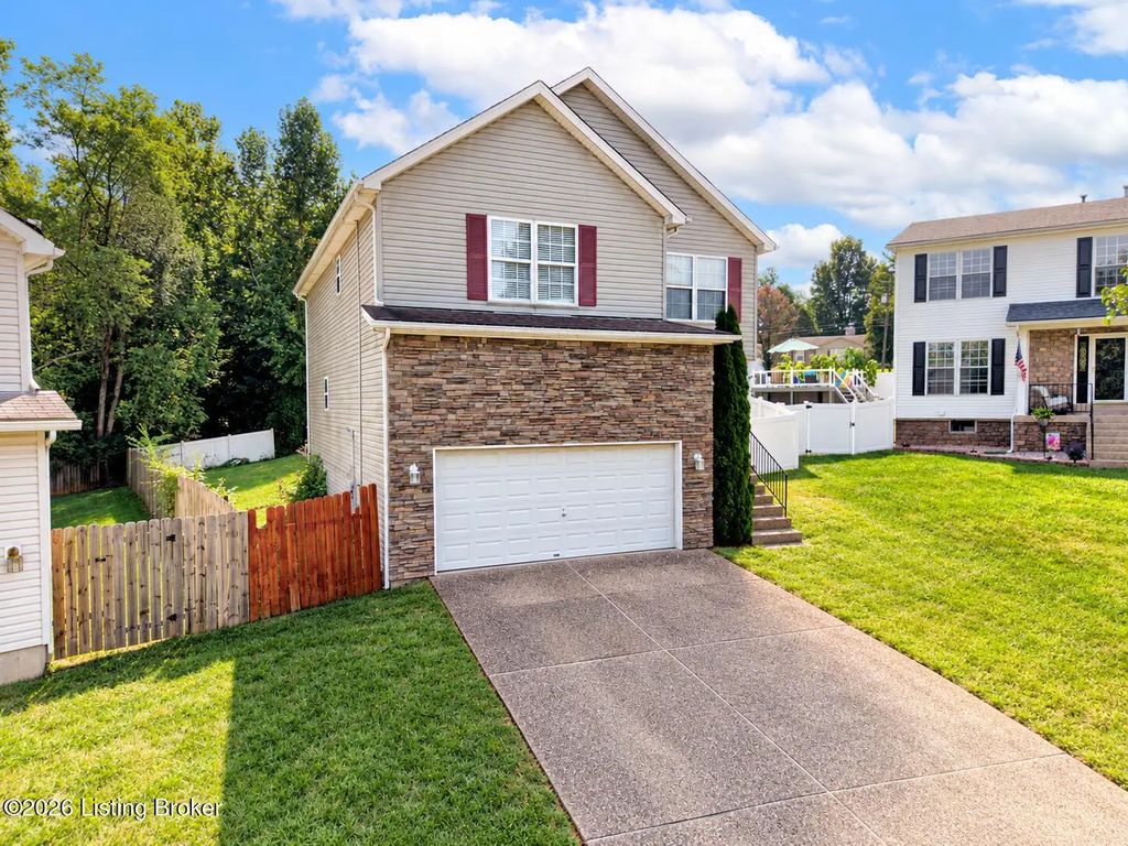 6514 Bridleview Cir, Louisville
