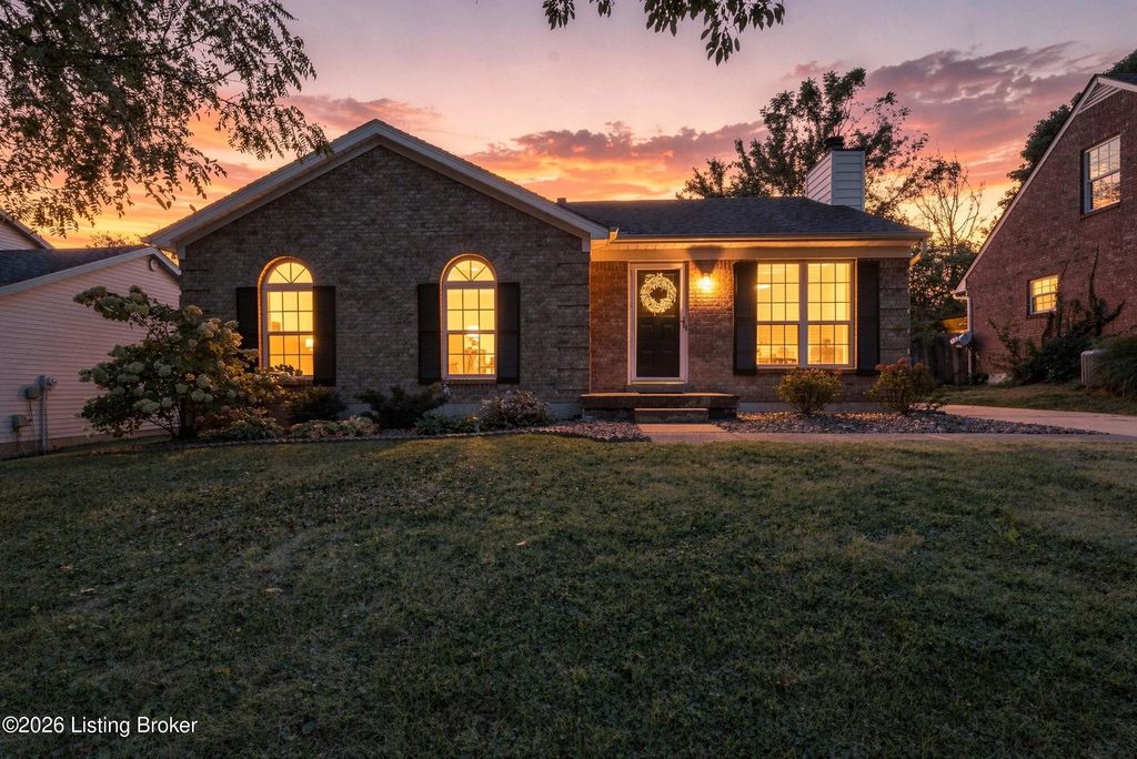 4914 Bova Way, Louisville