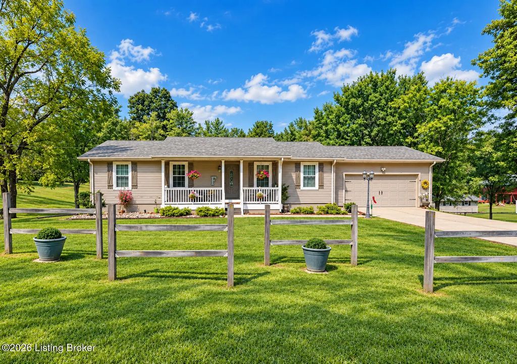 900 Hickory Dr, Vine Grove