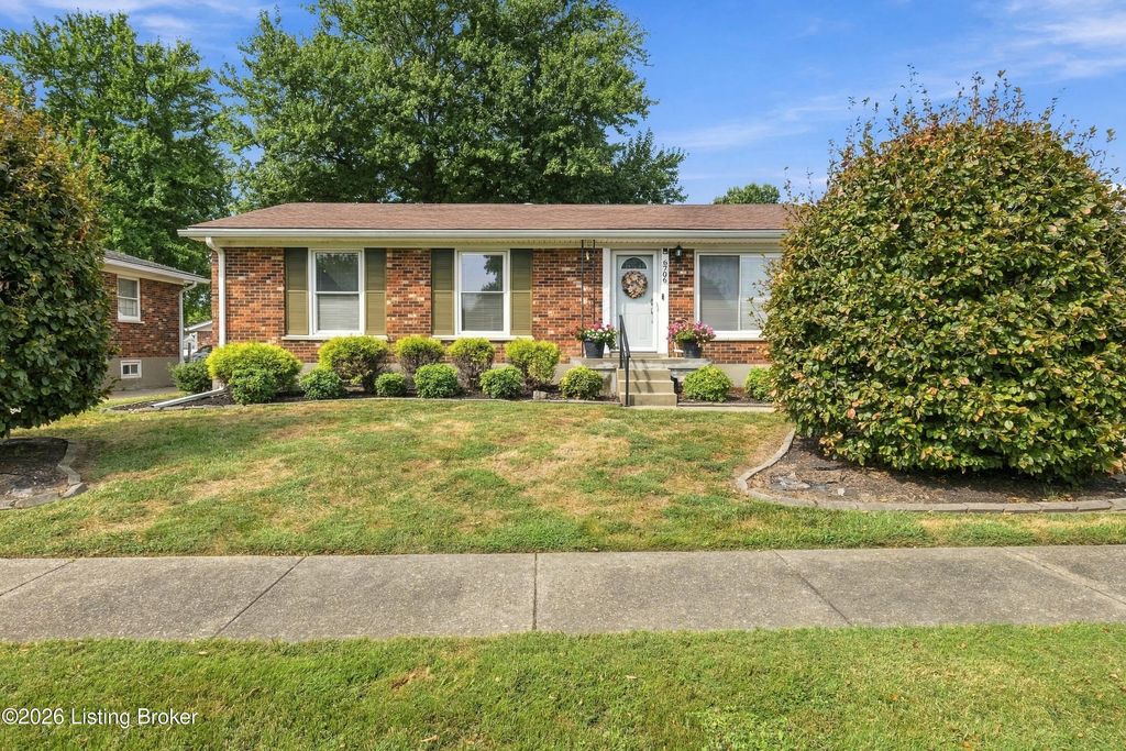 6706 Cape Ct, Louisville