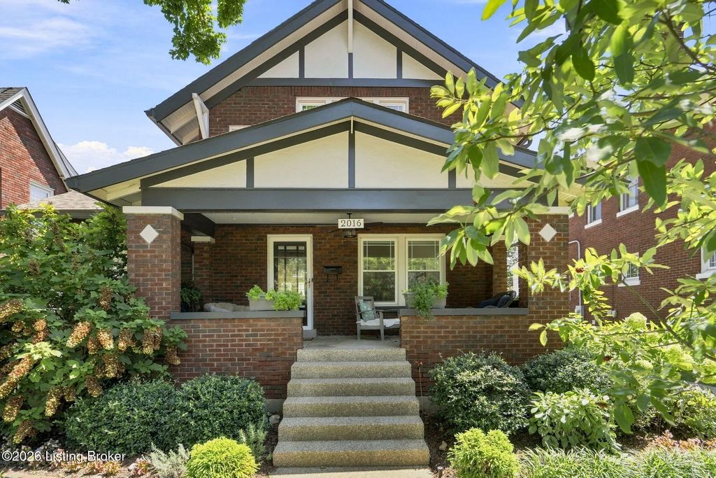 2016 Grasmere Dr, Louisville