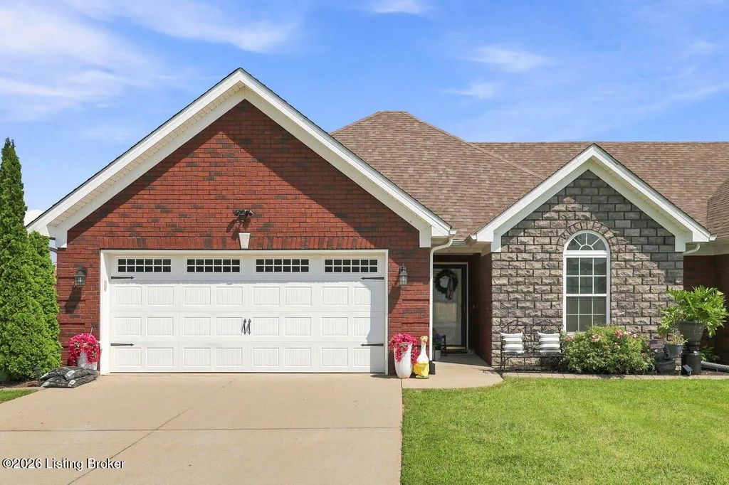 104 Sweetspire Dr, Mt Washington
