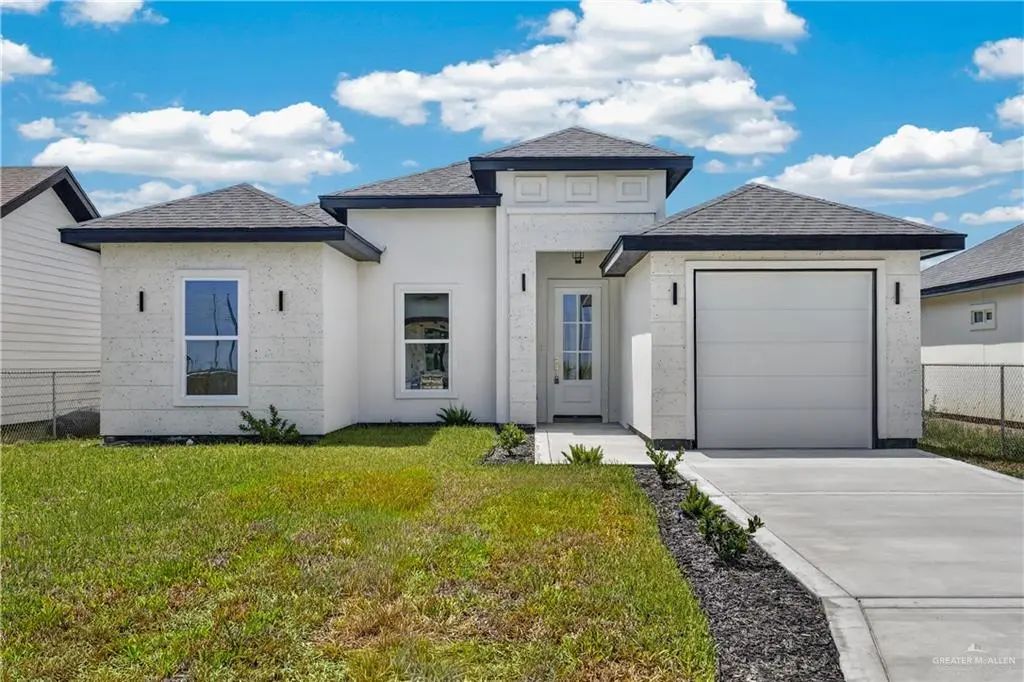 325 Barcelona Drive, Donna