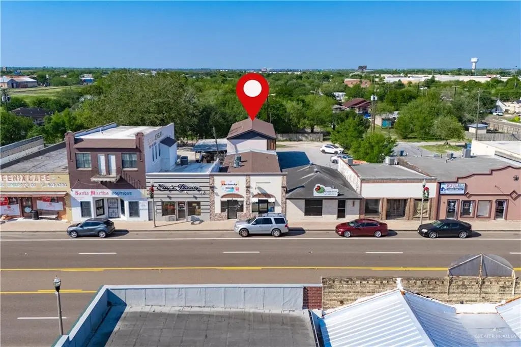 136 N Texas Avenue B, Mercedes