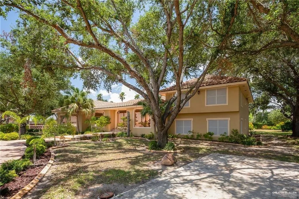 2400 Palm Hurst Drive, Palmhurst