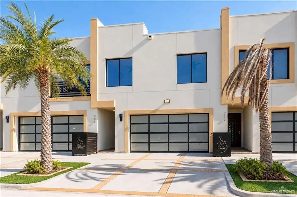 208 Canary Avenue, McAllen