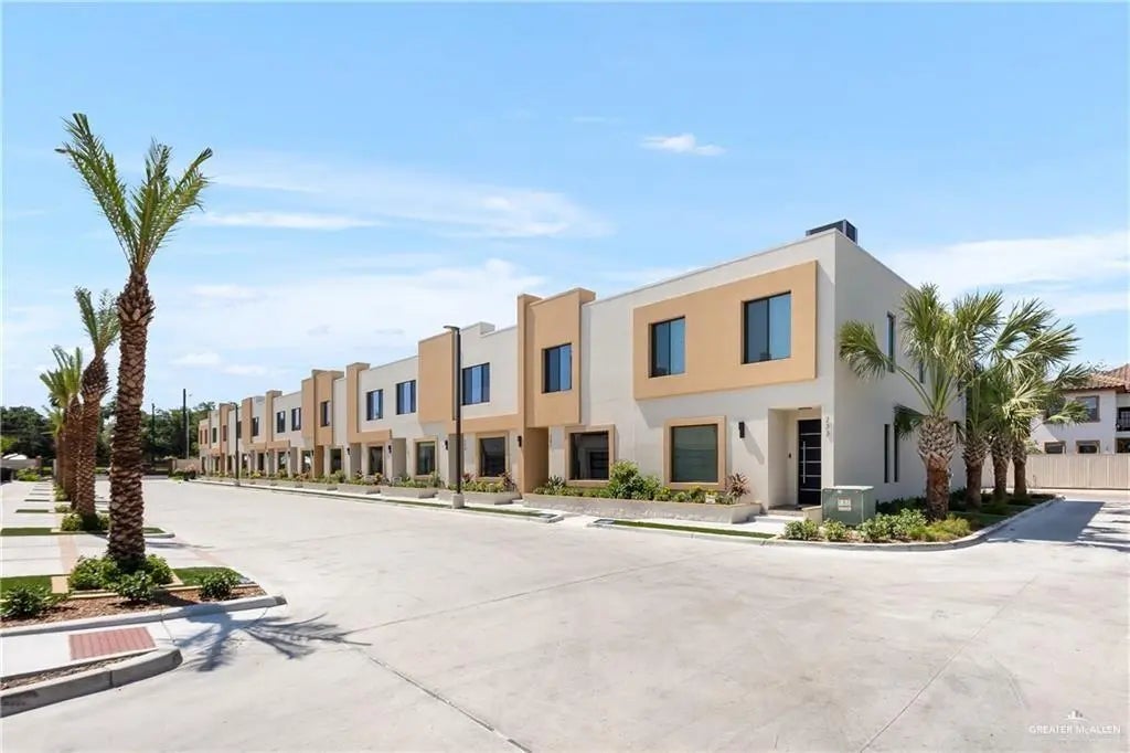 225 Canary Avenue, McAllen