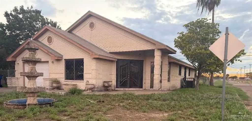 221 Ruby Street, La Joya