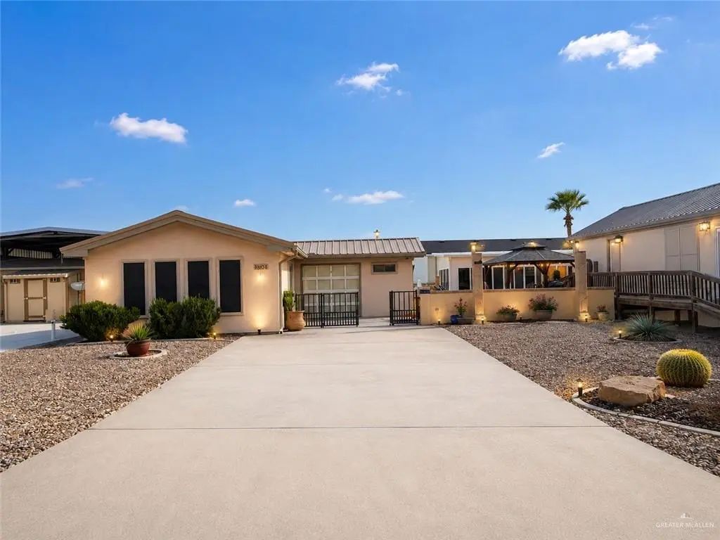 2000 W Bogey Drive, Mission