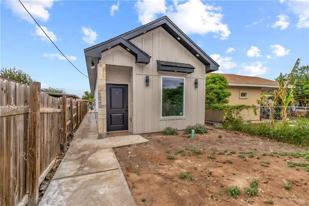 326 E 4th Street B, San Juan