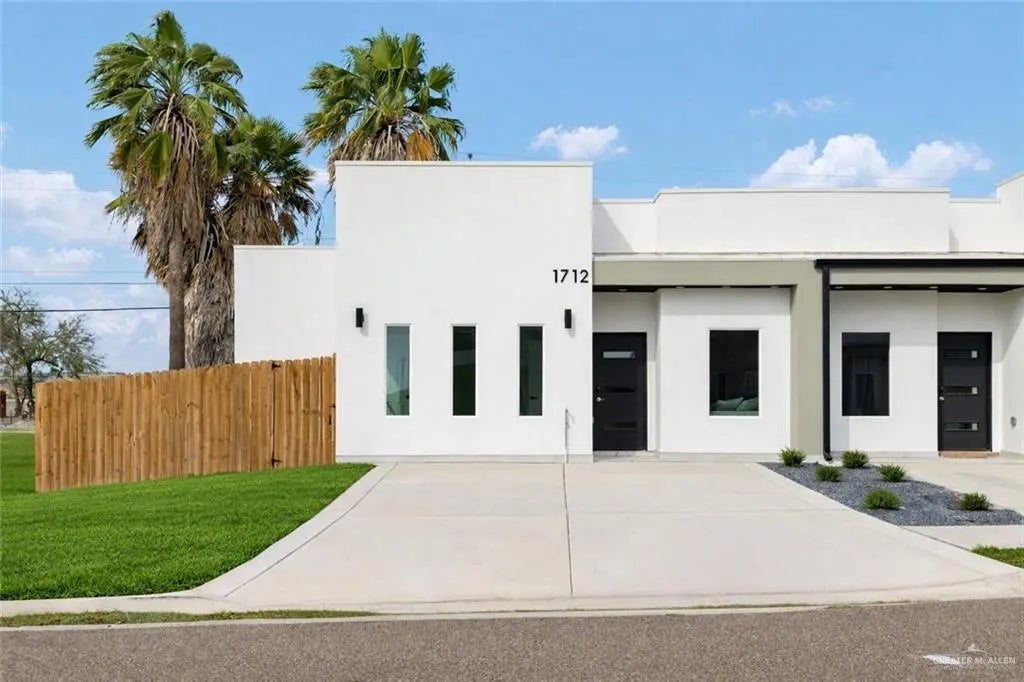 1712 W B Street, Mission