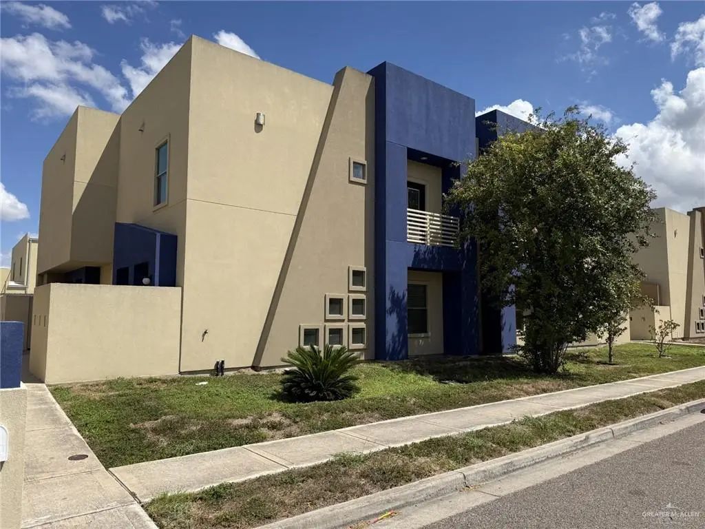 1217 E Camellia Avenue A, McAllen