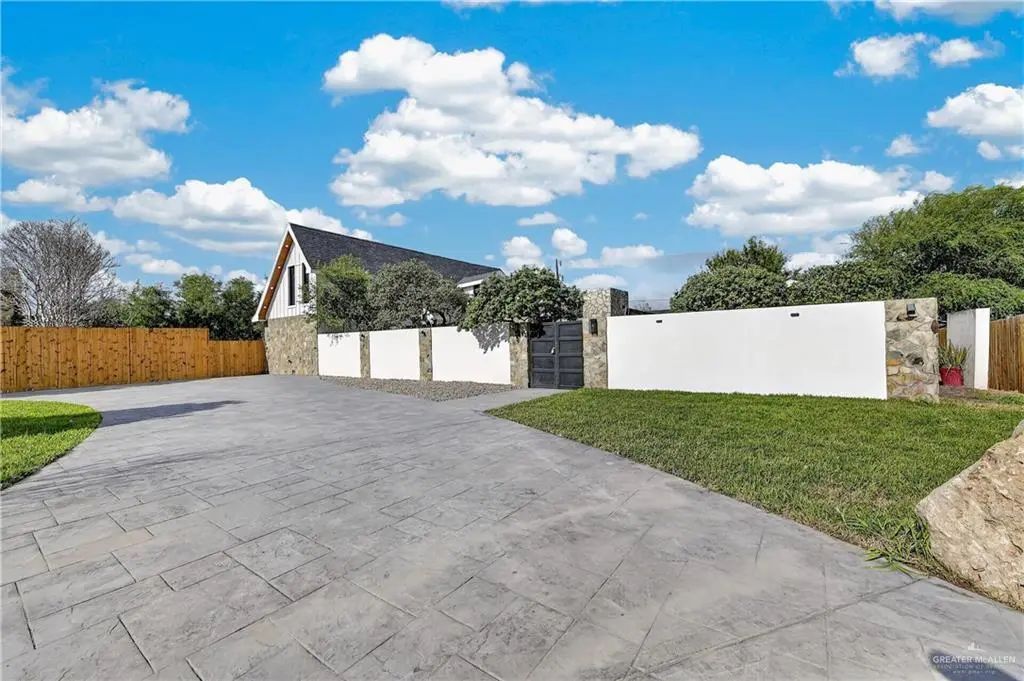 12303 Lakeview Drive A, Edinburg