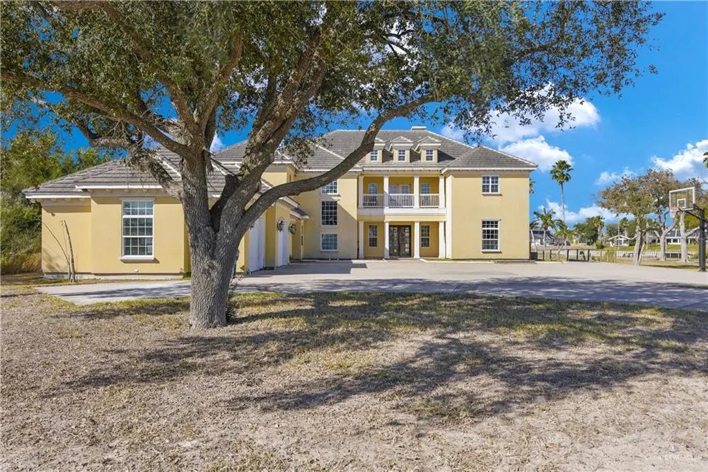 731 Lion Lake Drive S, Weslaco