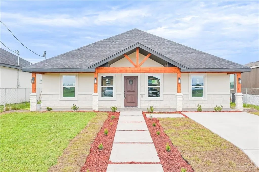 1312 Apache Trail, Alamo